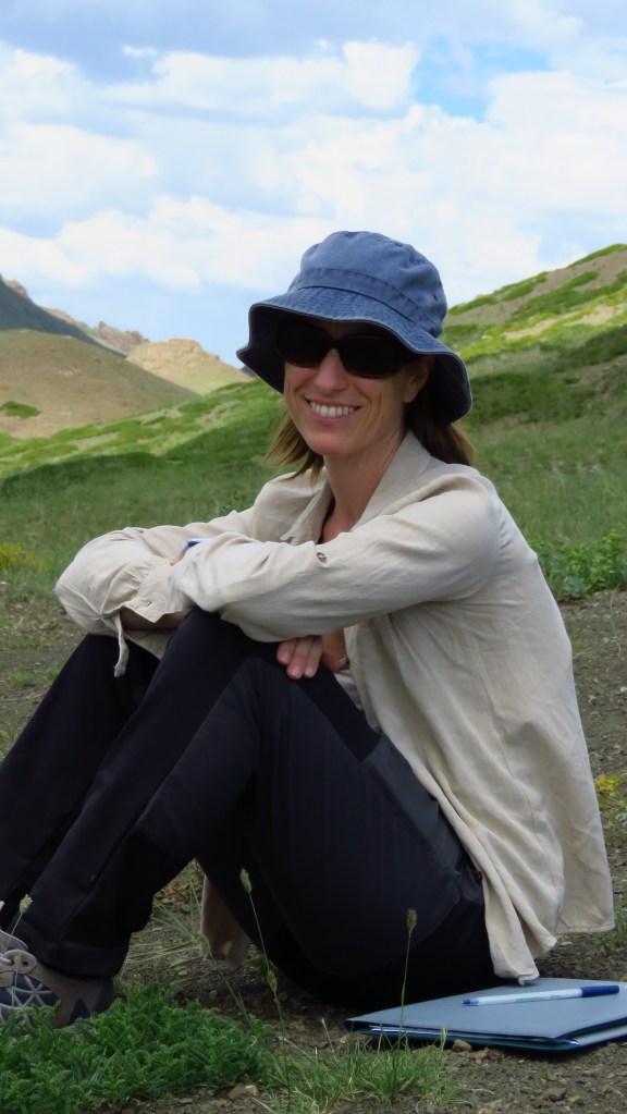 Esther Sebastián-González in a fieldwork trip in Mongolia (Author JM Pérez-García)
