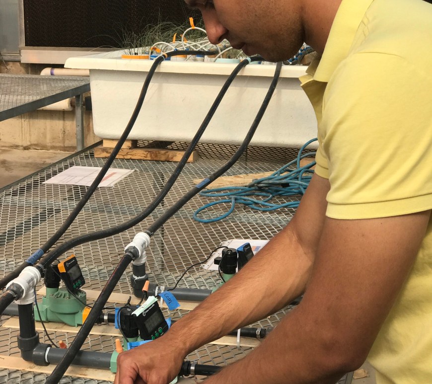 André working at the experiment