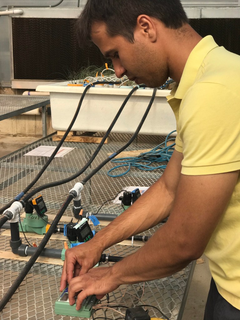 André working at the experiment