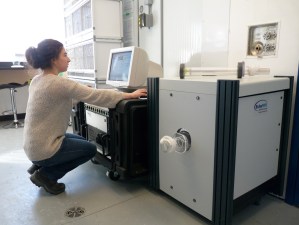 Measuring lean and fat mass on snow bunting with a quantitative magnetic resonance (QMR) machine.