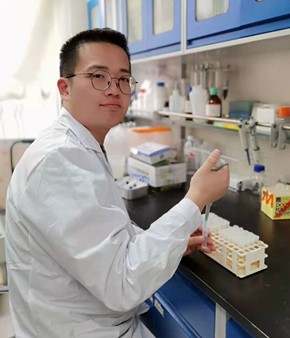 Author Dianye Zhang, Institute of Botany, Chinese Academy of Sciences.